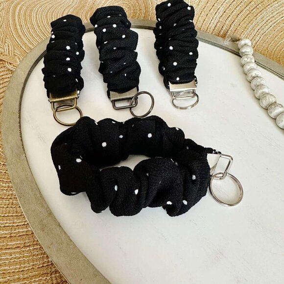 Black & White Polka Dots Scrunchie Keychain - Picture 3 of 4